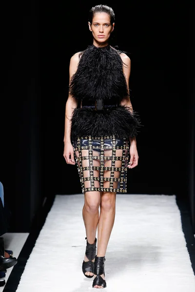 Look 32